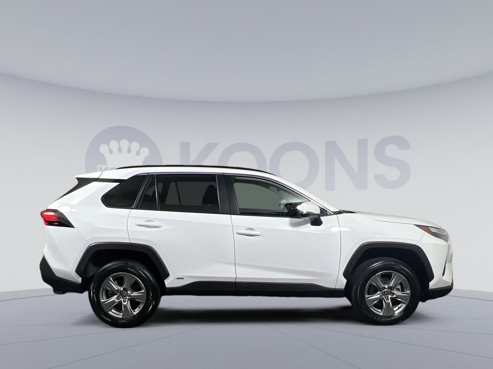 Used 2025 Toyota RAV4 XLE AWD/4WD image 12