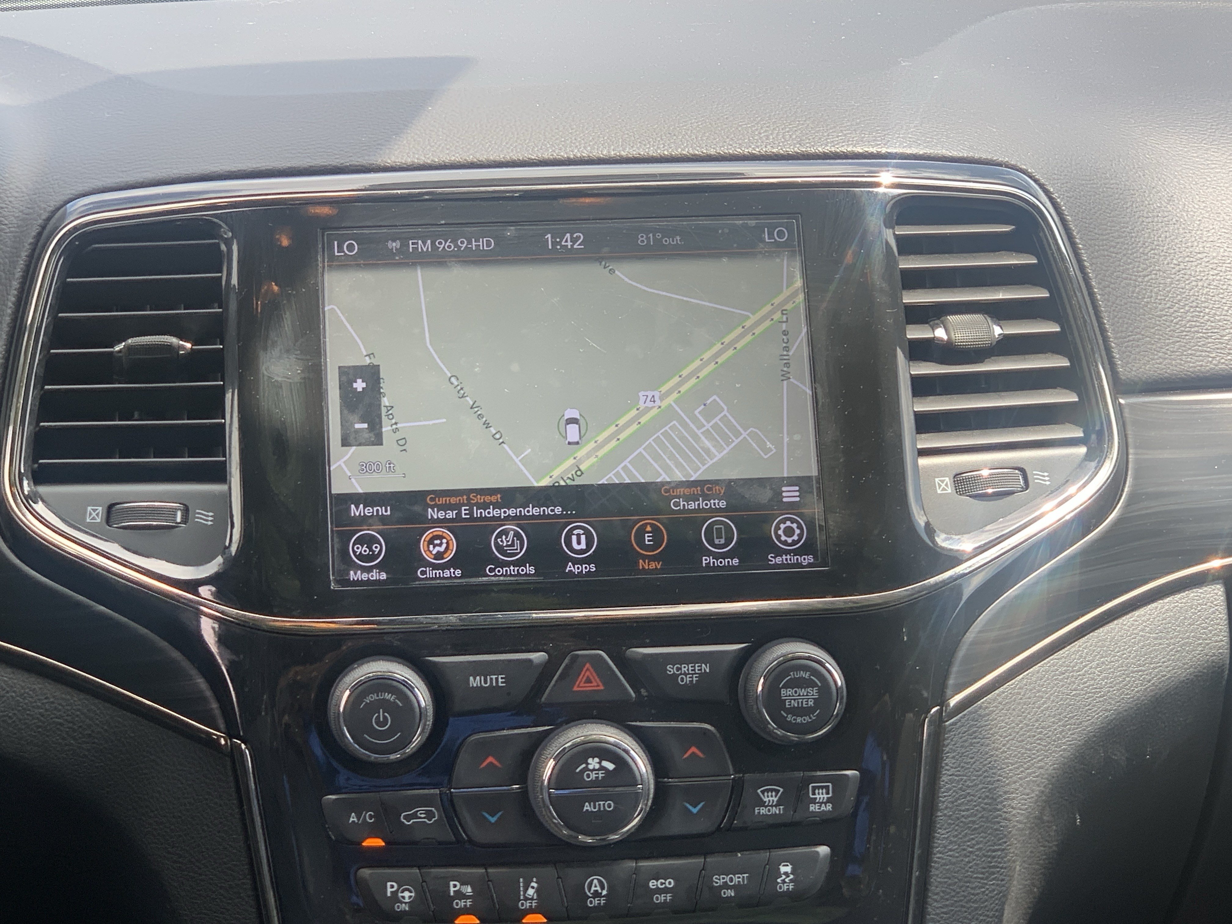 Used 2021 Jeep Grand Cherokee Limited X RWD image 29