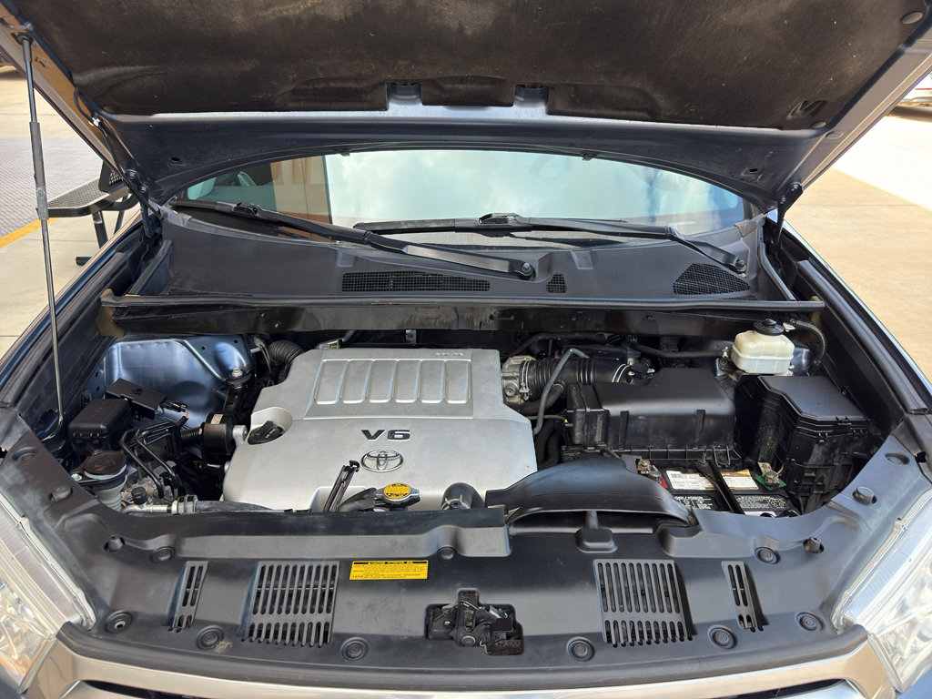 Used 2013 Toyota Highlander SE image 29