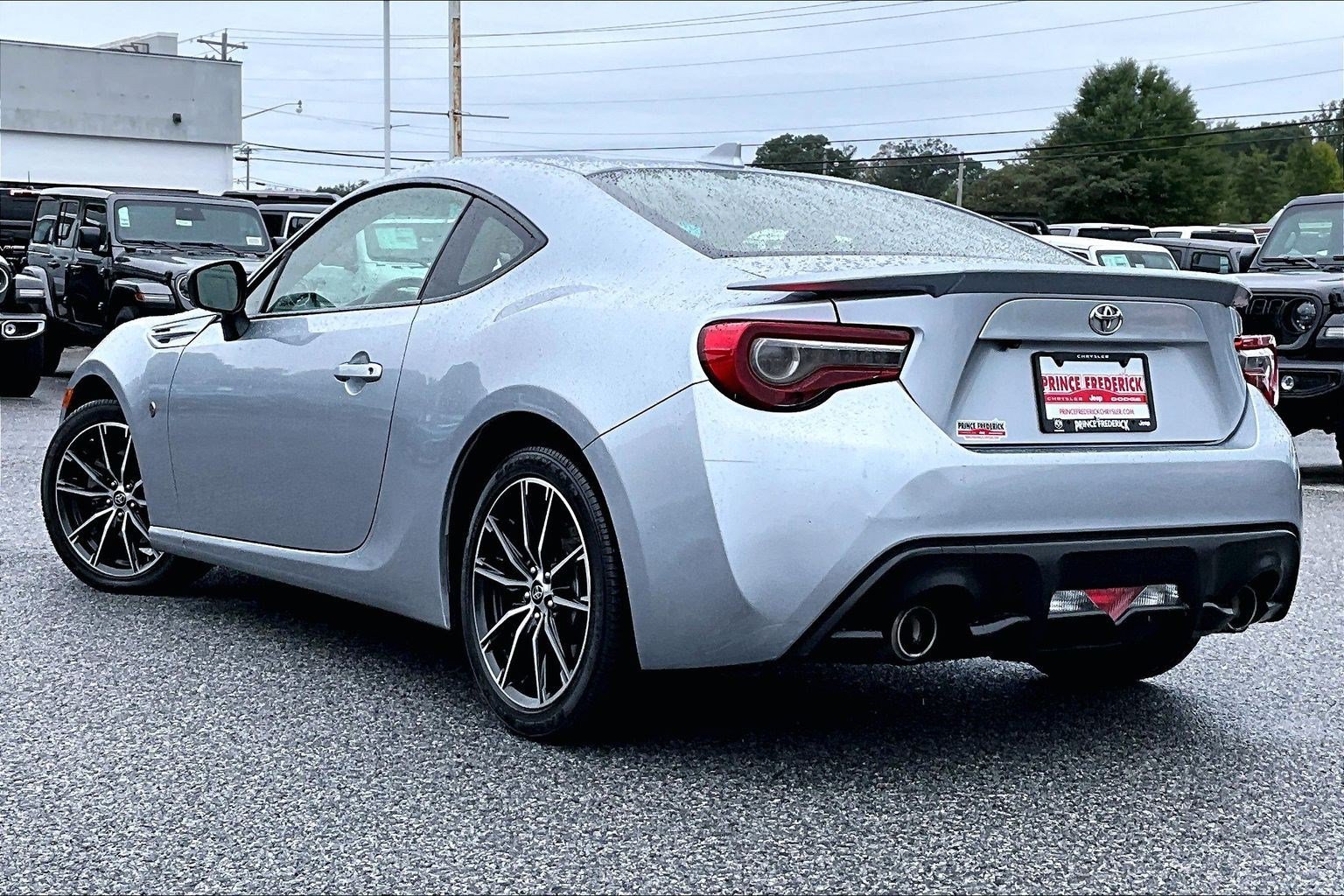 Used 2017 Toyota 86 RWD image 9
