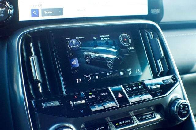 Used 2023 Lexus LX 600 4WD w/ Interior Upgrade Package image 25