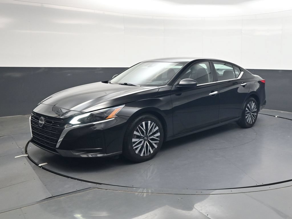 Used 2024 Nissan Altima 2.5 SV FWD image 8