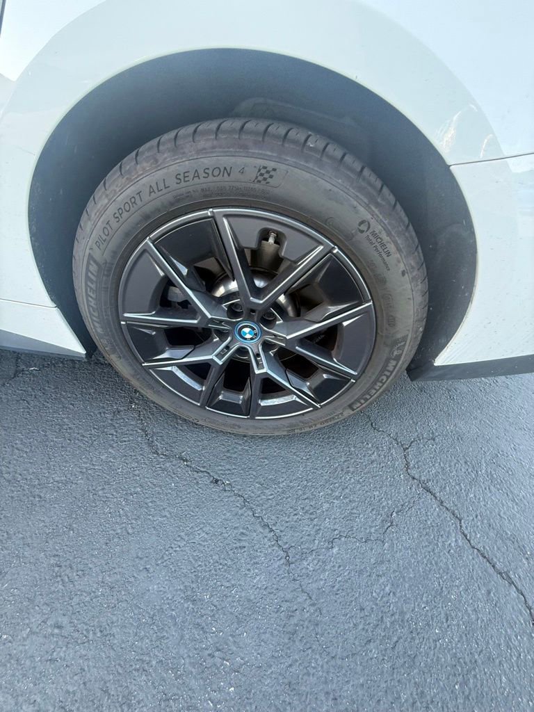 Used 2023 BMW i4 eDrive35 w/ Premium Package image 8