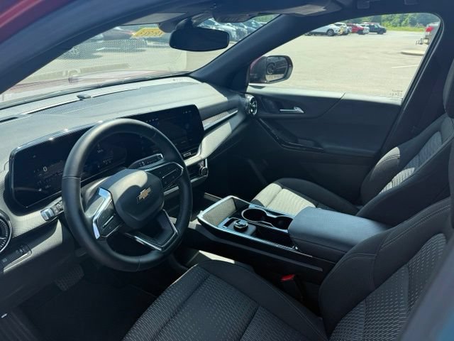 Used 2026 Chevrolet Equinox LT FWD image 9