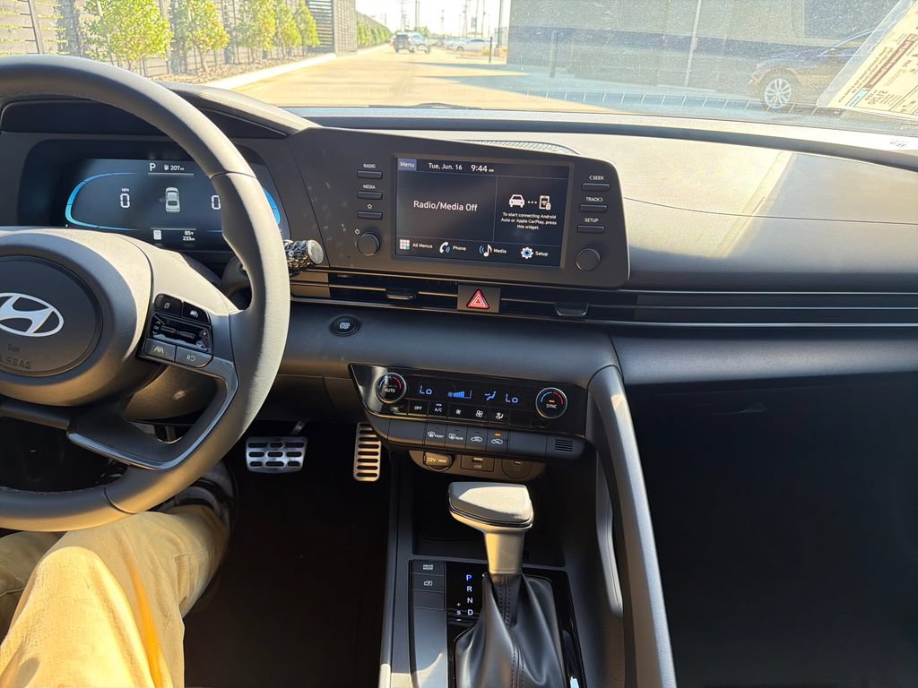 New 2026 Hyundai Elantra Sport FWD image 23