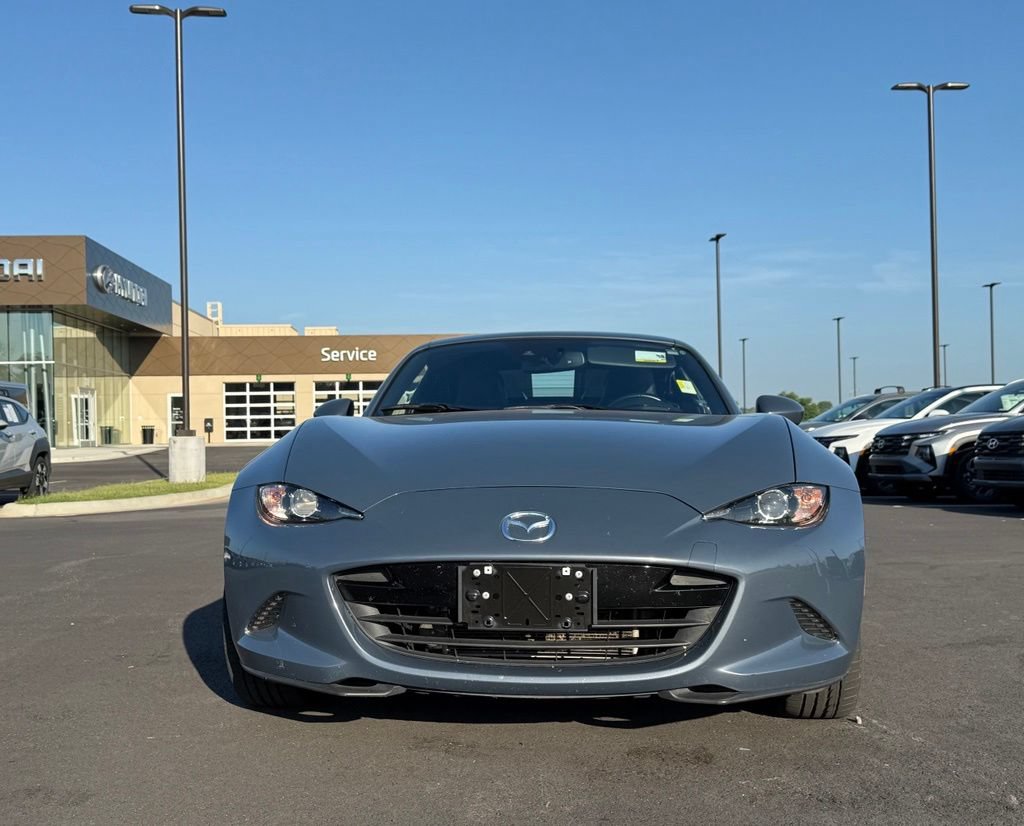 Used 2021 MAZDA MX-5 Miata RF Grand Touring RWD image 2