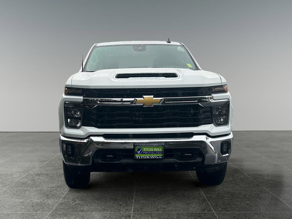 Used 2025 Chevrolet Silverado 3500 LT image 2