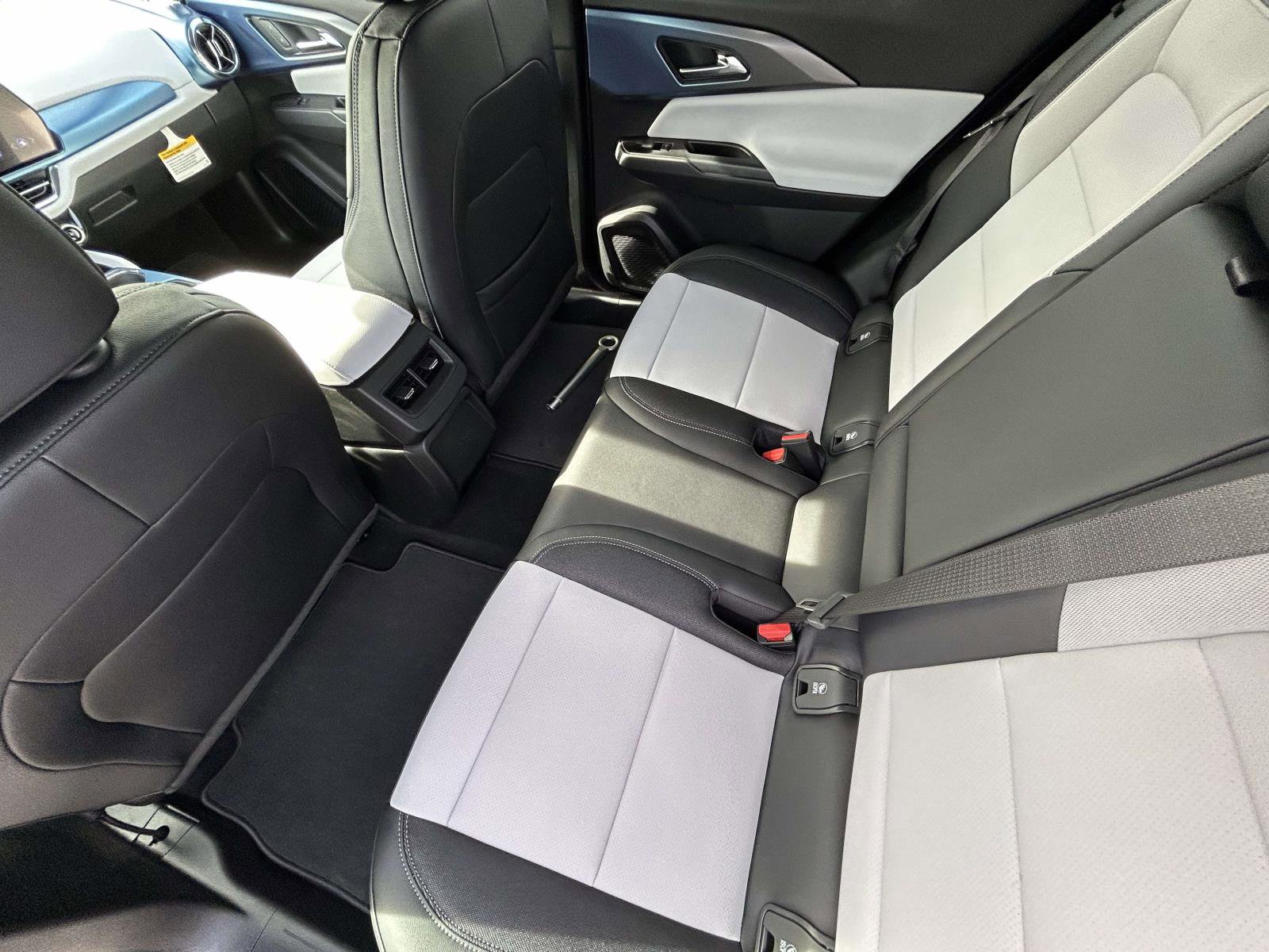 New 2026 Chevrolet Equinox EV LT image 10