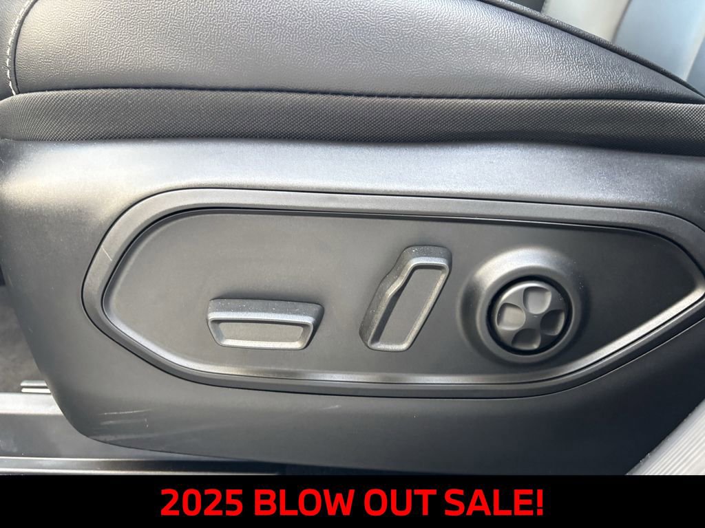 New 2025 Jeep Grand Cherokee Limited w/ Black Appearance Package image 22