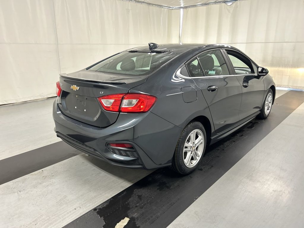Used 2018 Chevrolet Cruze LT w/ Convenience Package FWD image 2