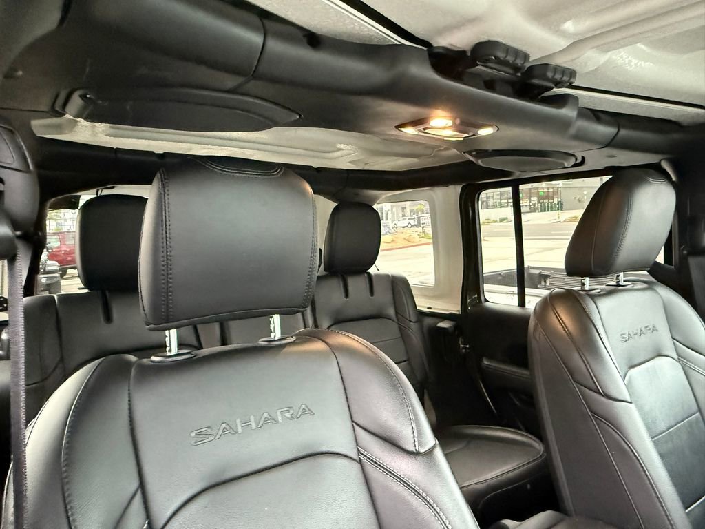 Used 2023 Jeep Wrangler Unlimited Sahara w/ Safety Group image 21