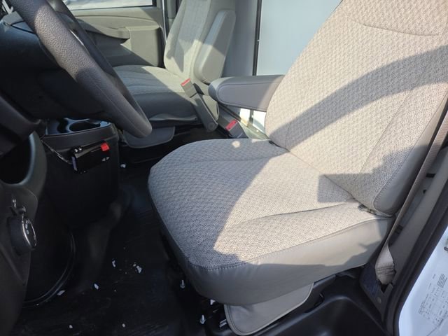 New 2026 GMC Savana 4500 w/ Driver Convenience Package image 30