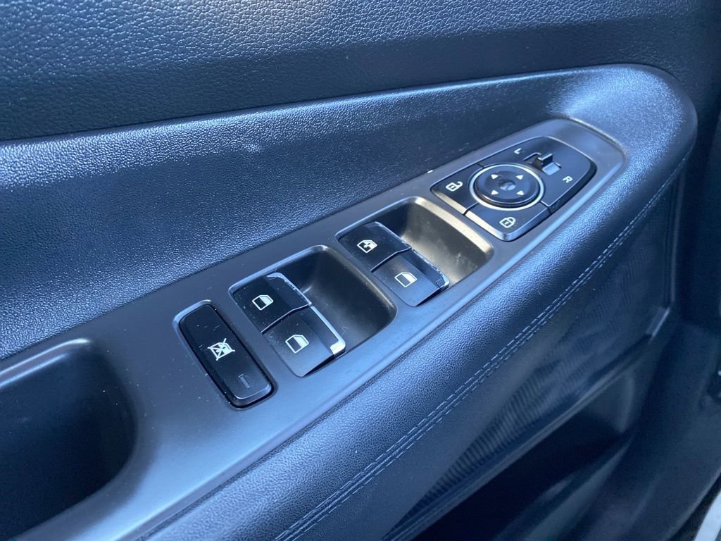 Used 2020 Hyundai Santa Fe SE image 21