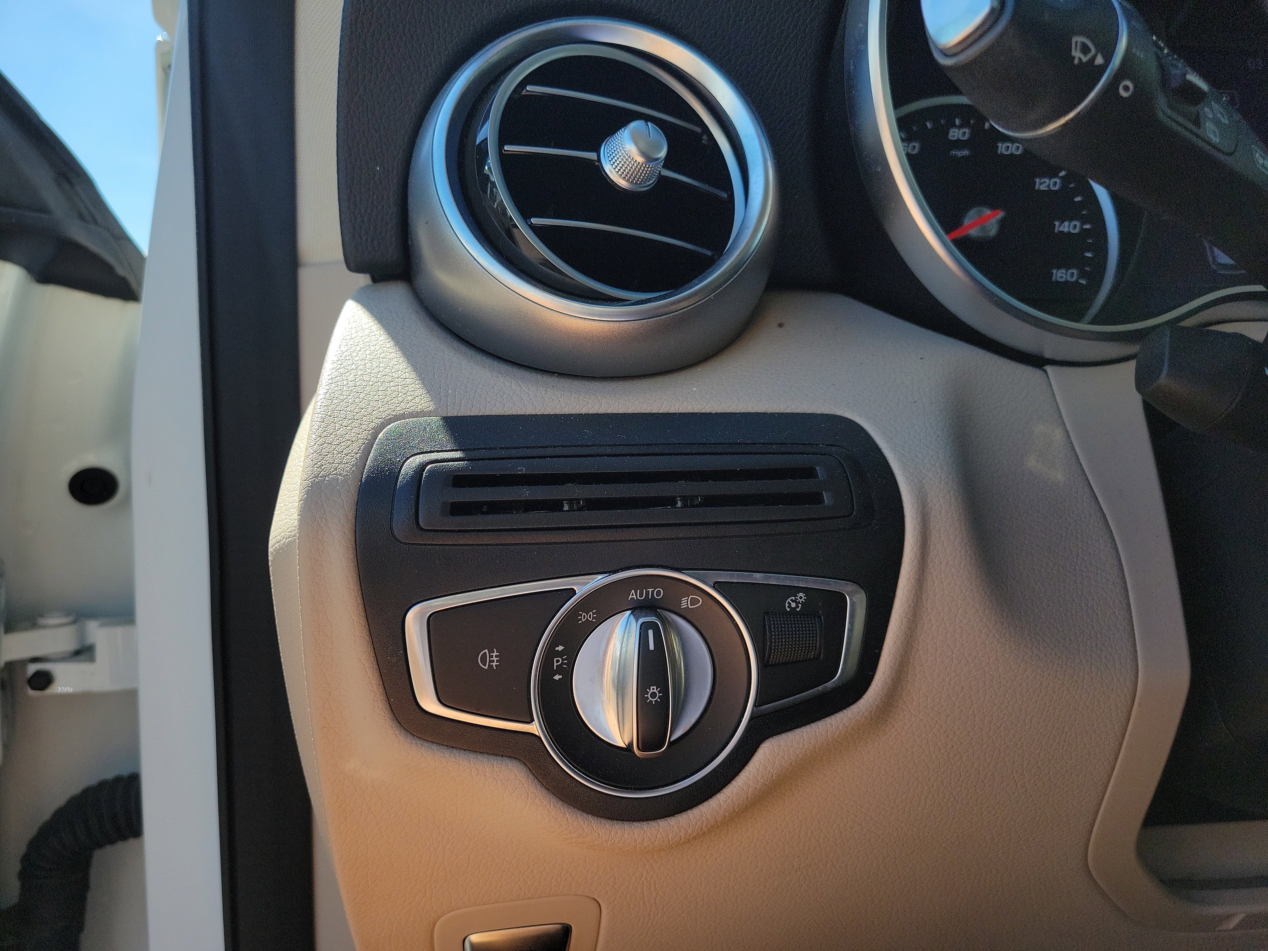 Certified 2022 Mercedes-Benz GLC 300 4MATIC image 24