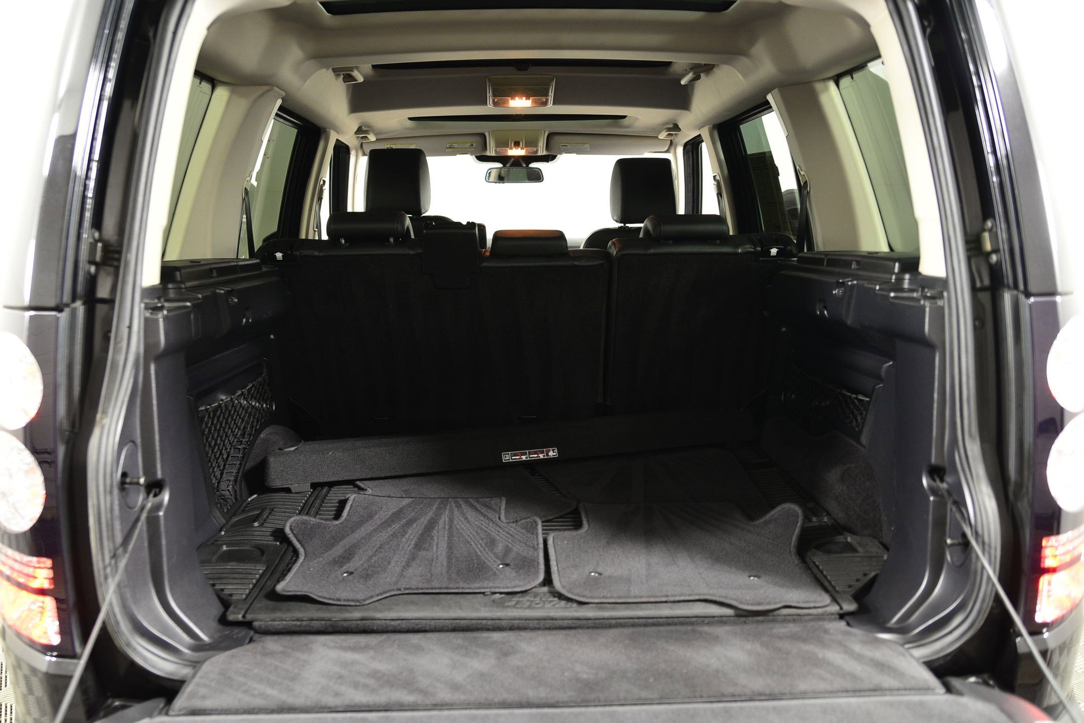 Used 2016 Land Rover LR4 image 20