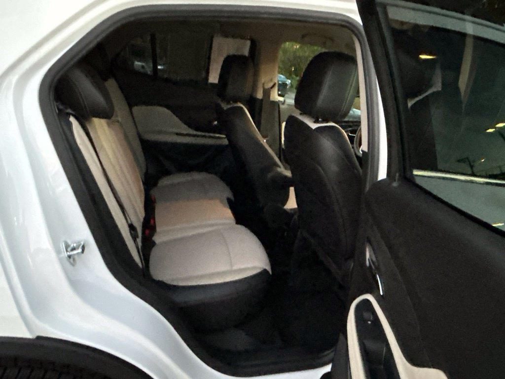 Used 2020 Buick Encore Preferred w/ Safety Package FWD image 37