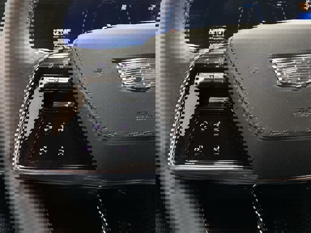 Certified 2025 Cadillac Lyriq Luxury w/ Nappa Leather Package image 21