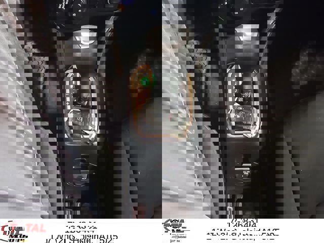 Used 2018 Jeep Renegade Latitude w/ Cold Weather Group image 17