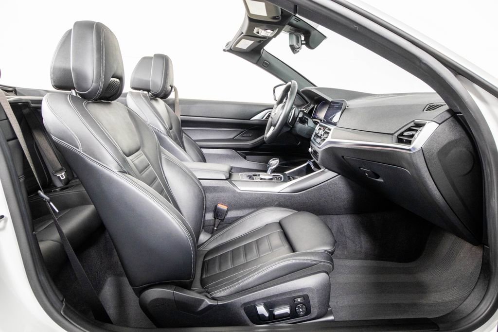 Used 2021 BMW 430i Convertible w/ Convenience Package image 11