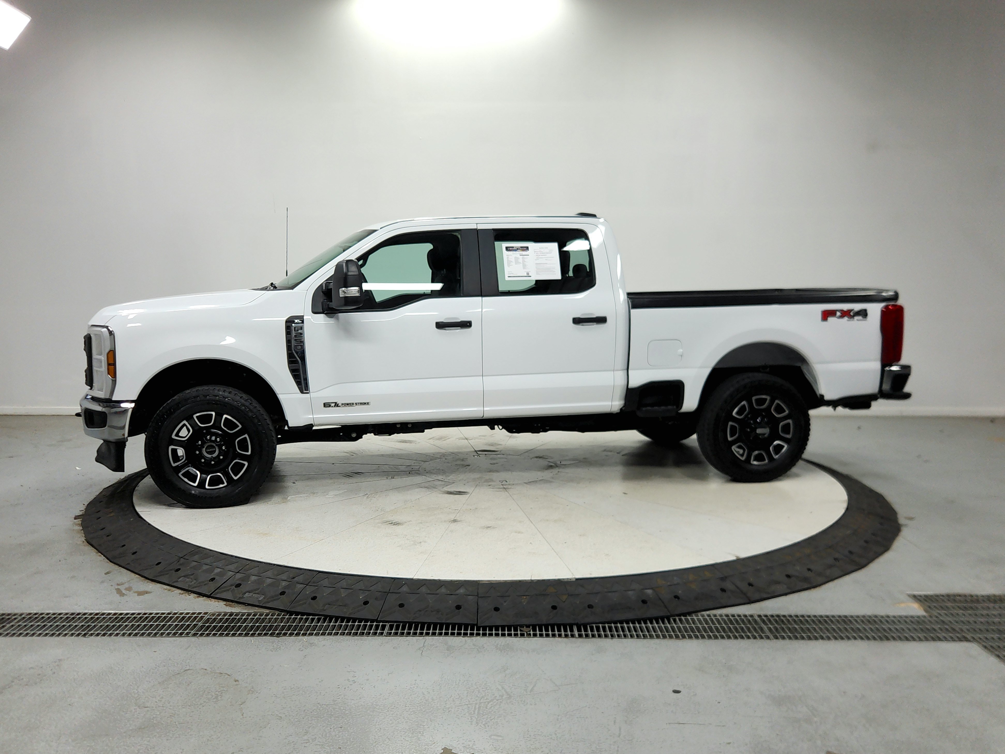 Used 2024 Ford F250 XL w/ FX4 Off-Road Package AWD/4WD image 5