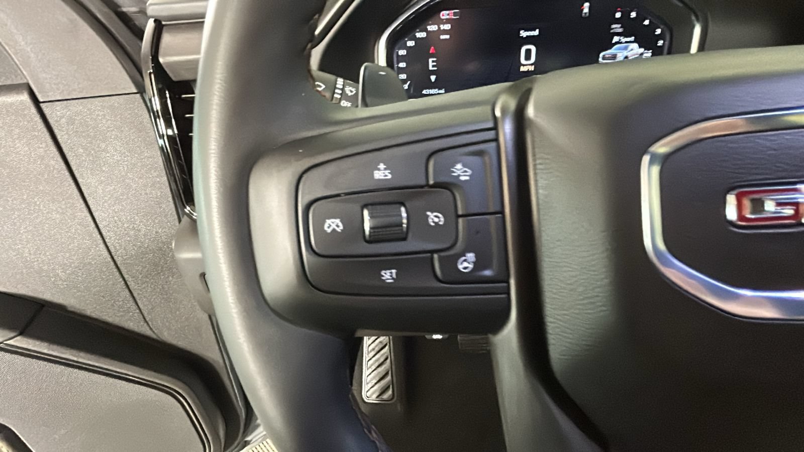 Used 2025 GMC Sierra 1500 AT4 w/ AT4 Preferred Package AWD/4WD image 19