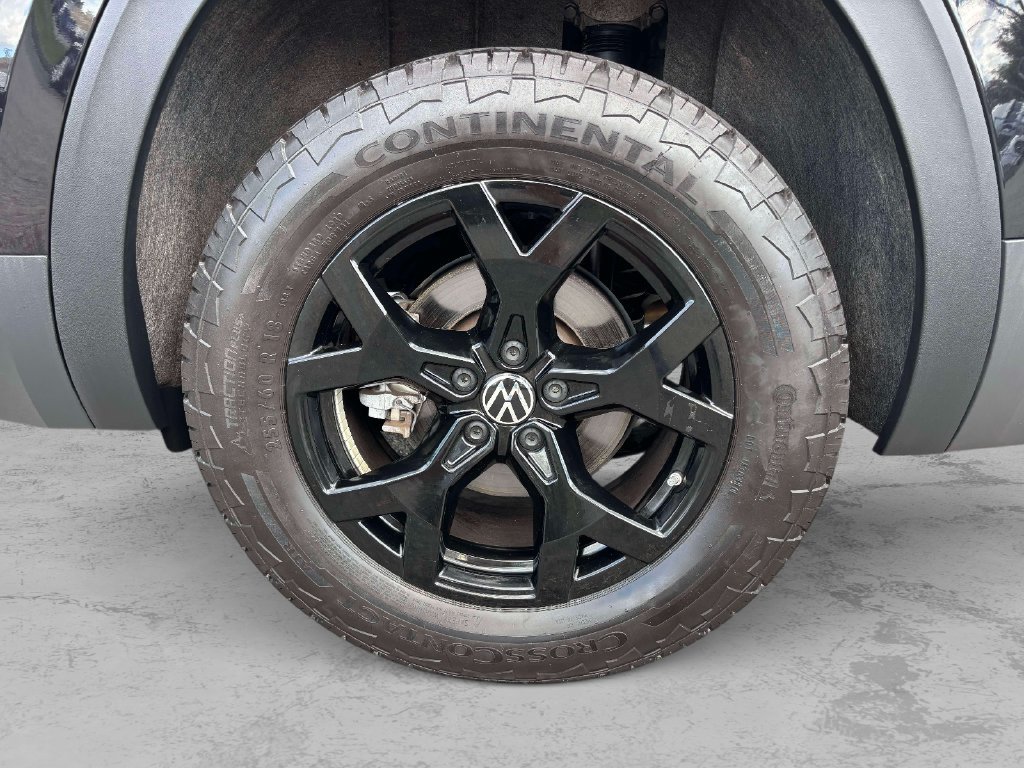 Certified 2024 Volkswagen Atlas Peak Edition SE AWD/4WD image 36