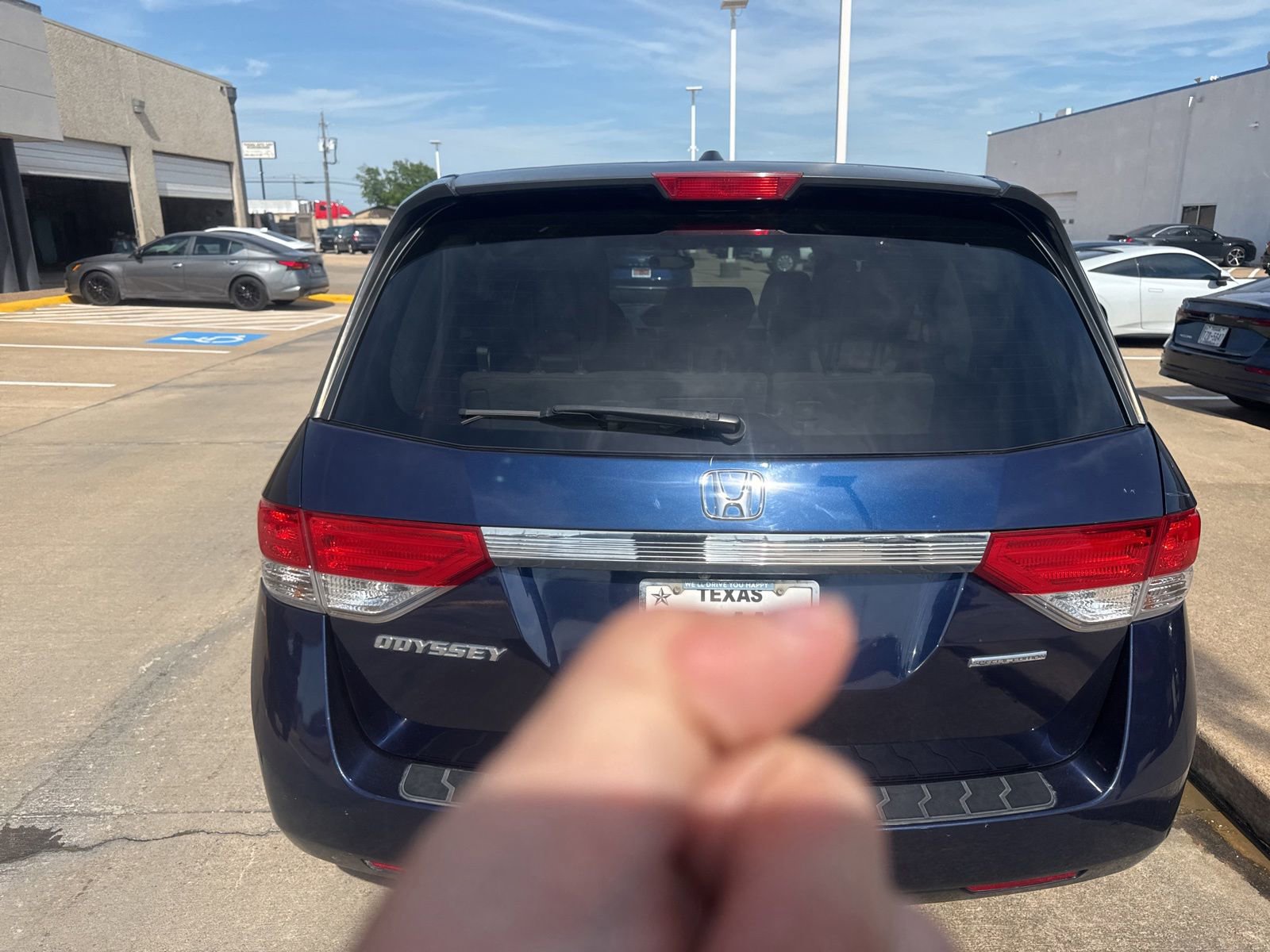 Used 2017 Honda Odyssey SE image 4