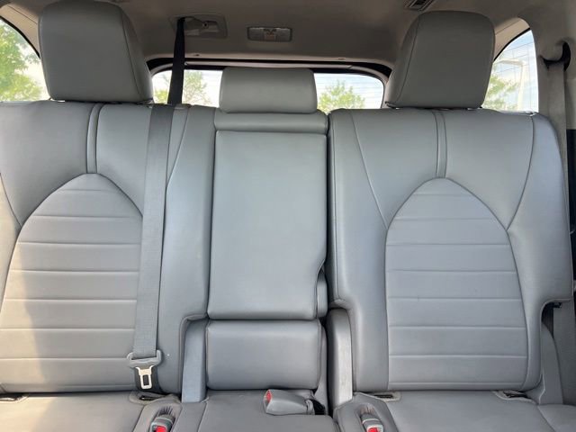 Used 2021 Toyota Highlander XLE FWD image 30