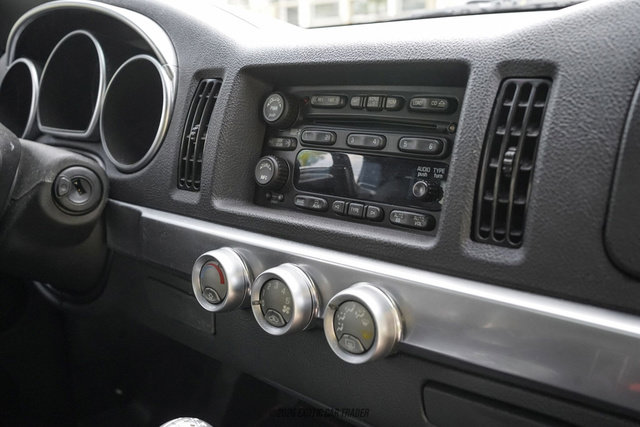 Used 2005 Chevrolet SSR w/ Preferred Equipment Group RWD image 40