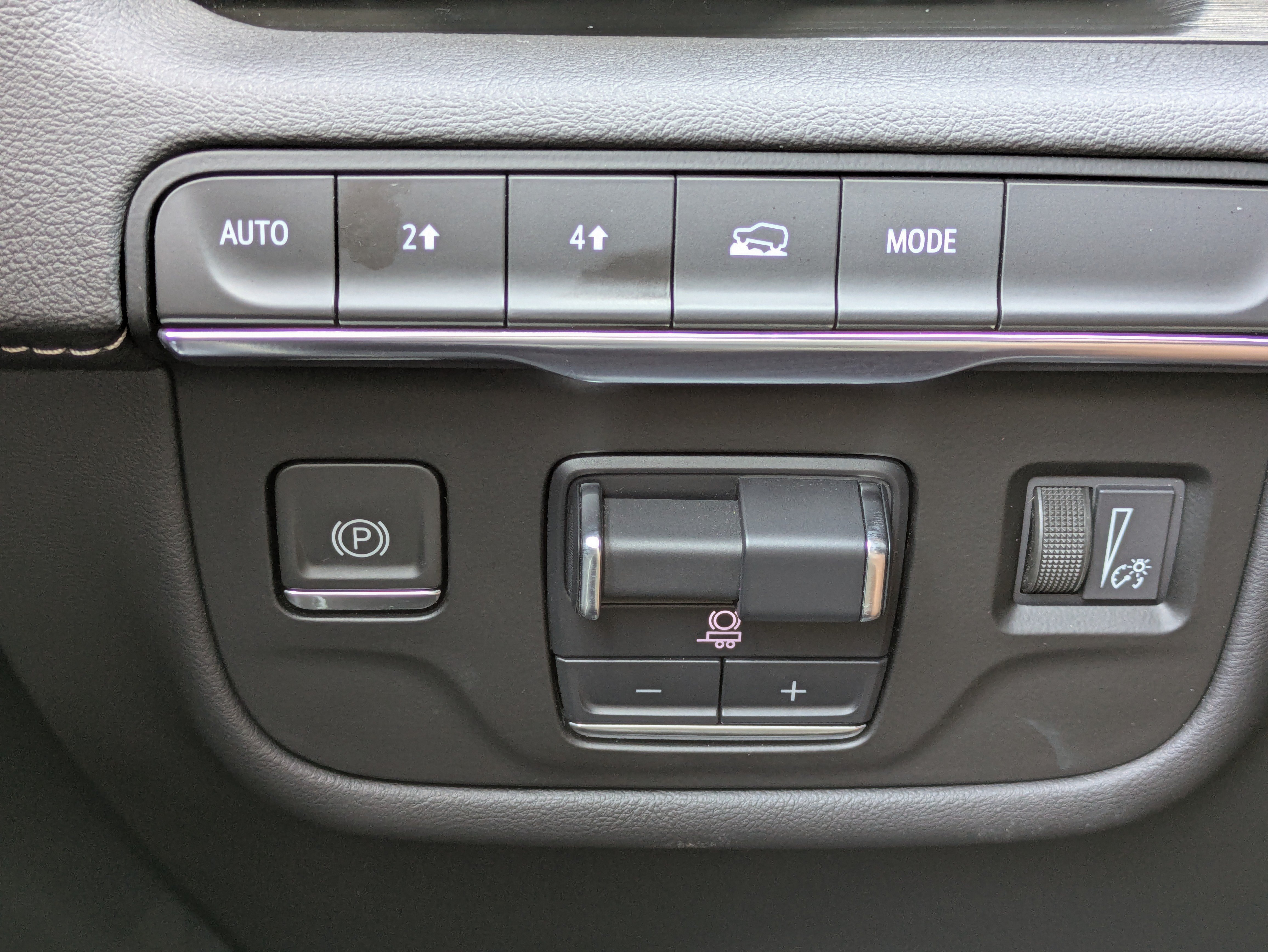 Certified 2024 Cadillac Escalade Sport AWD/4WD image 16