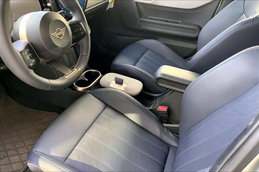 Certified 2025 MINI Cooper S FWD image 19