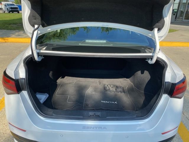 Used 2025 Nissan Sentra SR w/ SR Premium Package image 11