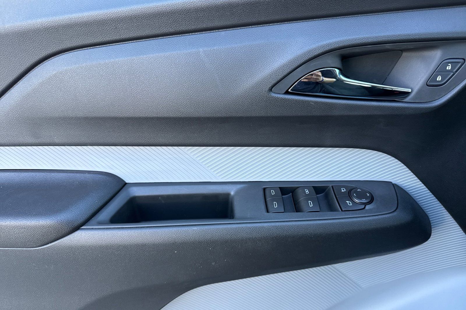 New 2027 Chevrolet Bolt LT w/ Comfort Package image 10