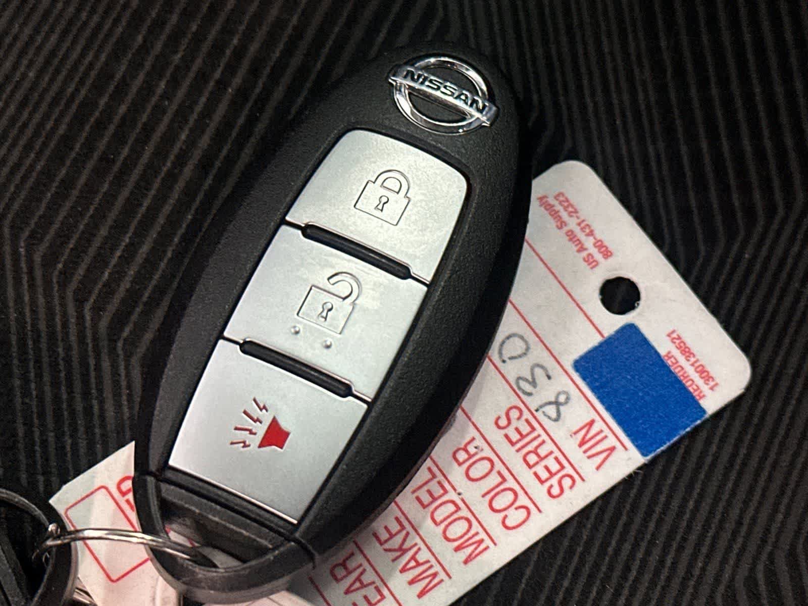 Used 2015 Nissan Rogue SV FWD image 28
