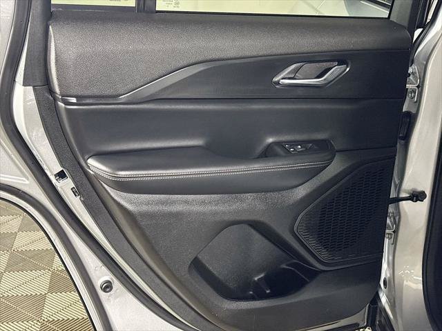 Certified 2025 Jeep Grand Cherokee Laredo w/ Luxury Tech Group I AWD/4WD image 19