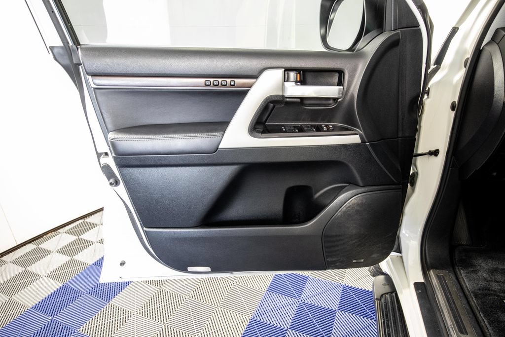 Used 2019 Toyota Land Cruiser AWD/4WD image 15