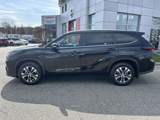Used 2024 Toyota Highlander XLE image 5