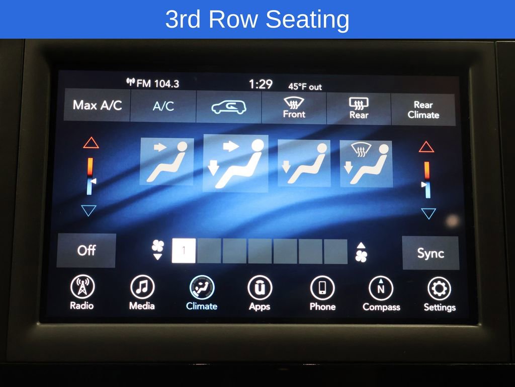 Used 2021 Chrysler Voyager LX image 7