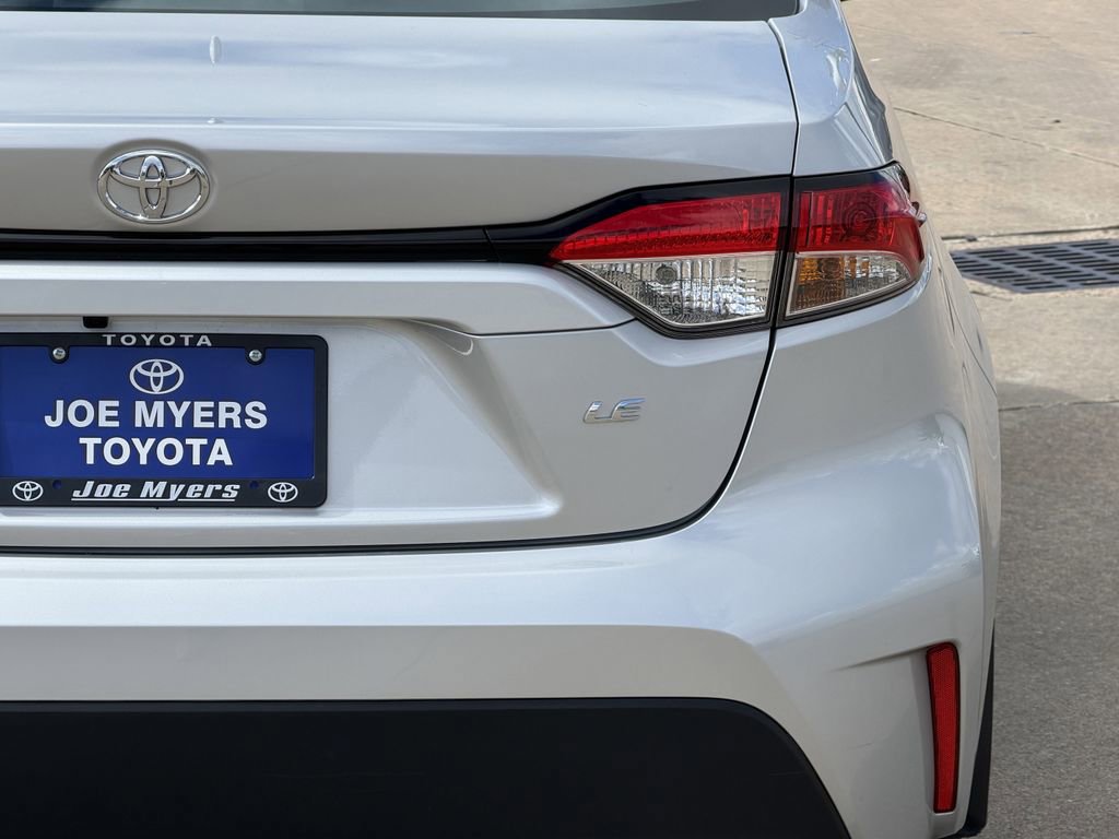 Used 2026 Toyota Corolla LE FWD image 9