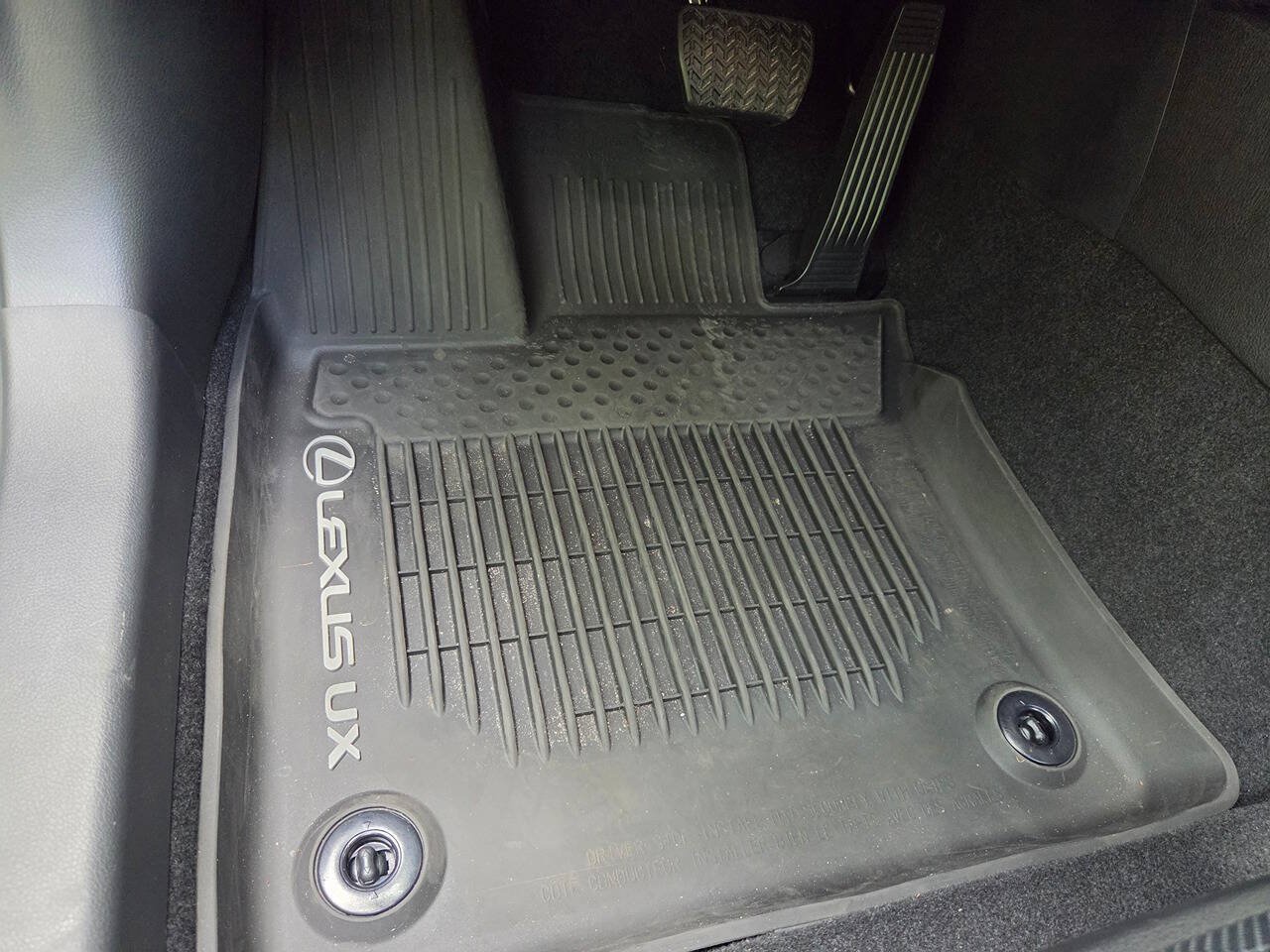 Used 2026 Lexus UX 300h FWD w/ Accessory Package (Z2) image 22