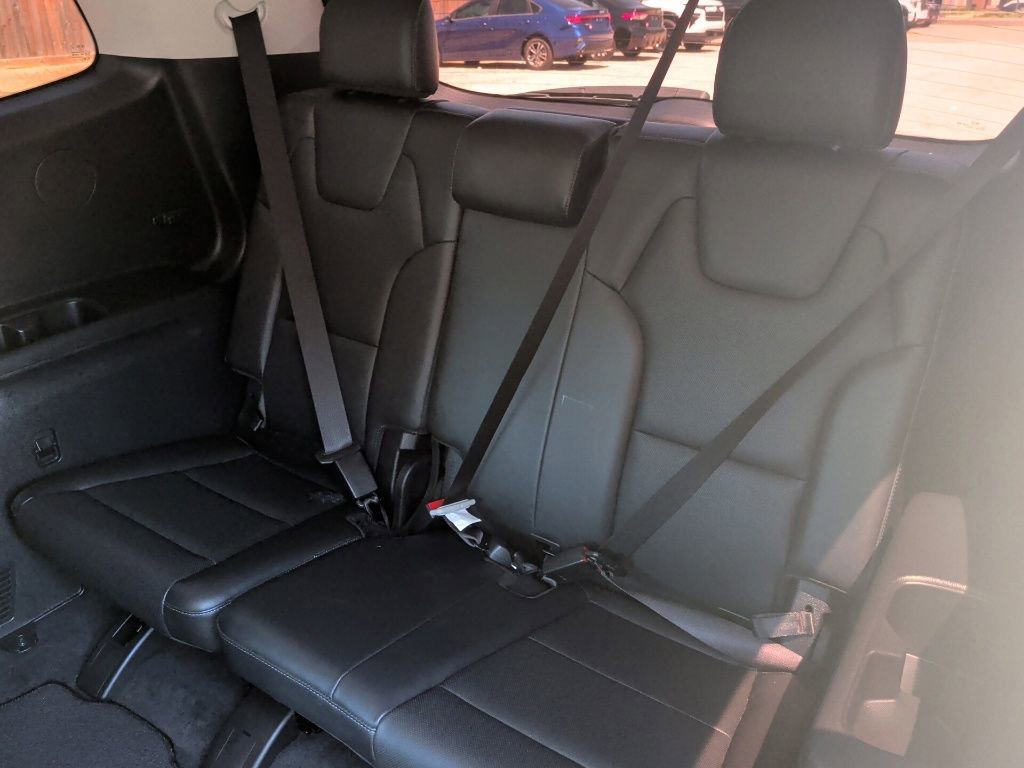 Used 2021 Kia Telluride EX w/ EX Premium Package FWD image 12