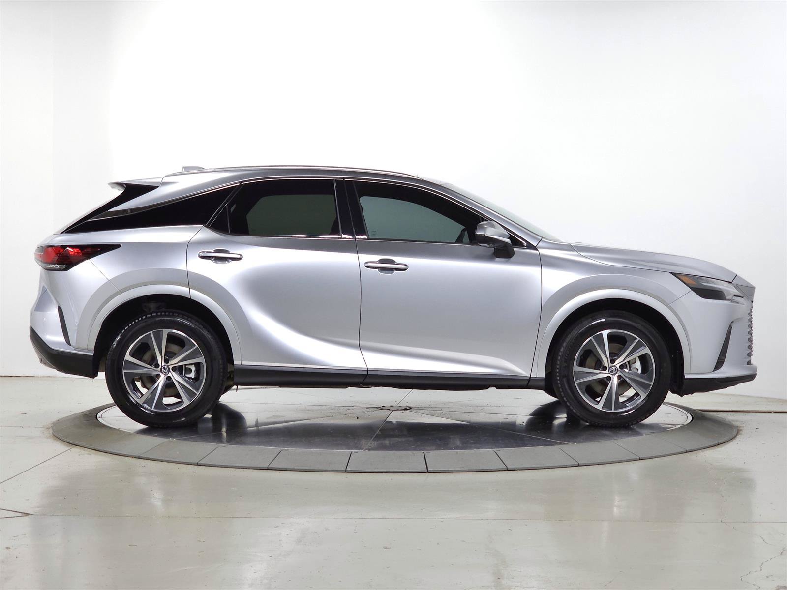 Certified 2026 Lexus RX 350h w/ Convenience Package AWD/4WD image 12