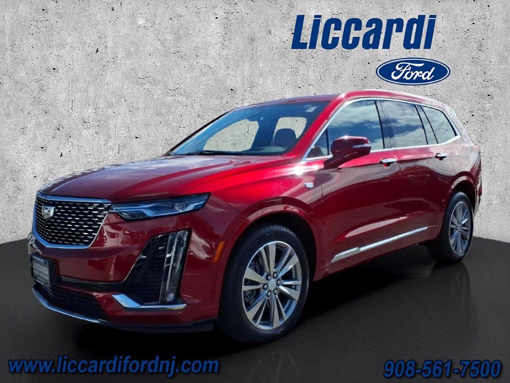 Used 2023 Cadillac XT6 Premium Luxury w/ Technology Package AWD/4WD image 3