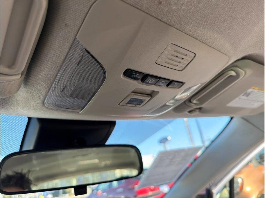 Used 2020 Toyota Corolla LE image 12