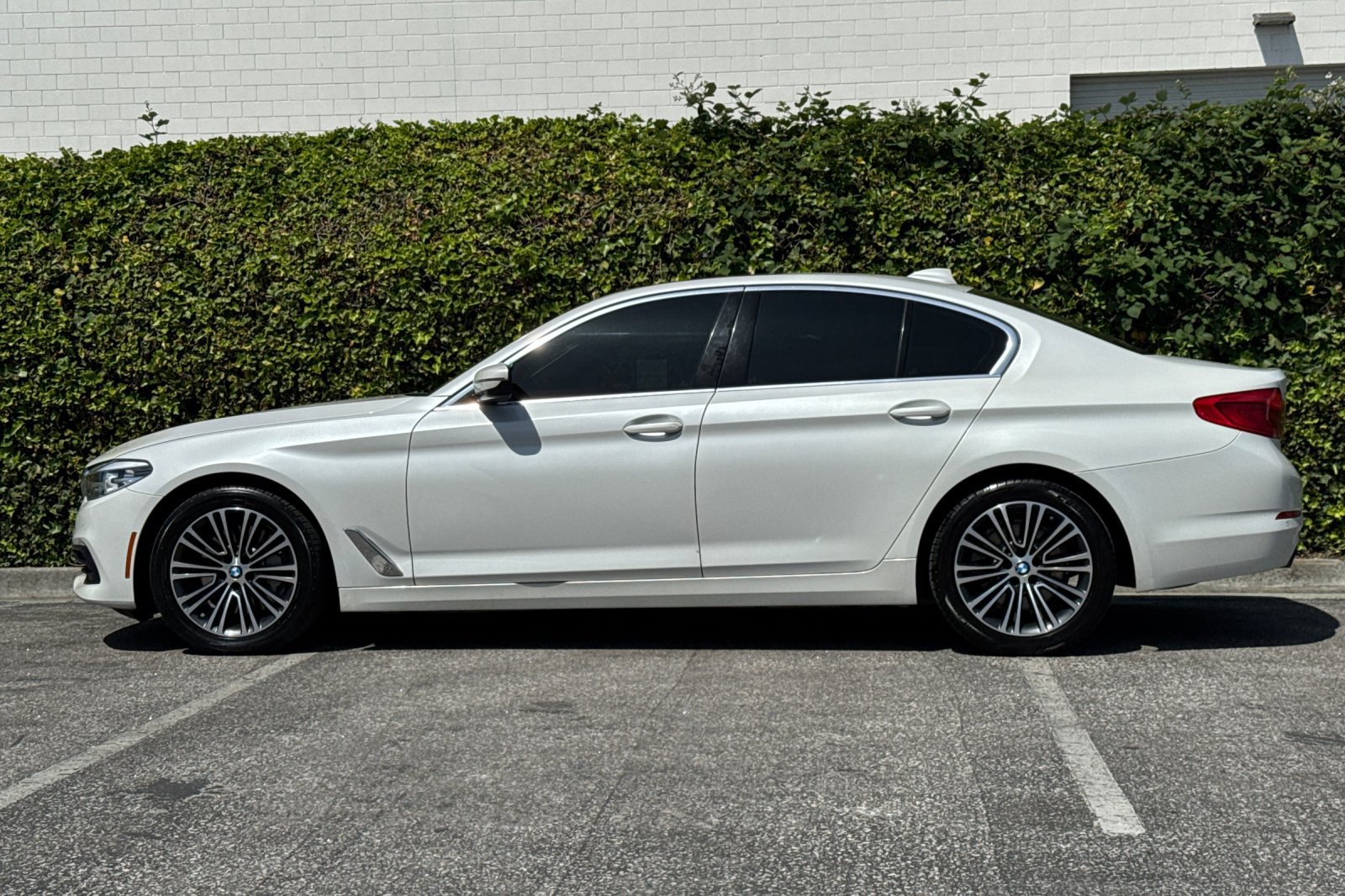 Used 2019 BMW 530i w/ Convenience Package RWD image 9