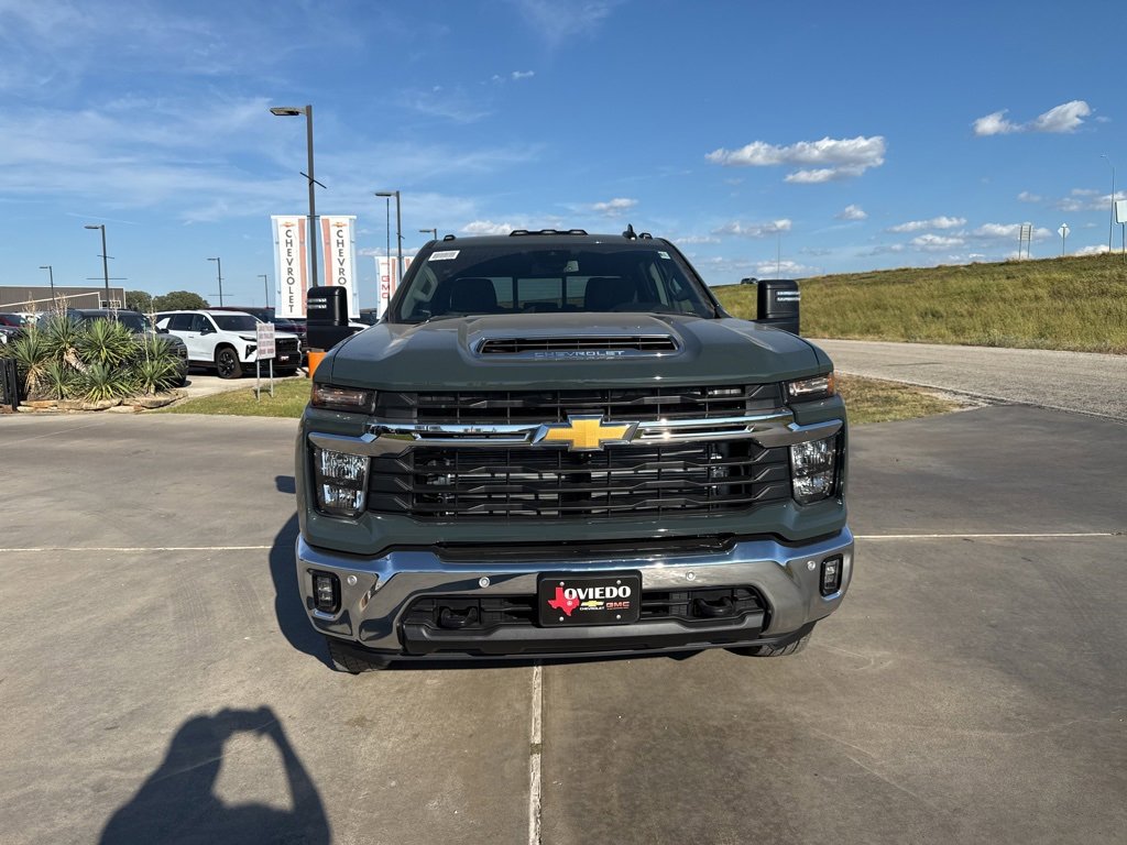 New 2026 Chevrolet Silverado 3500 LT image 2