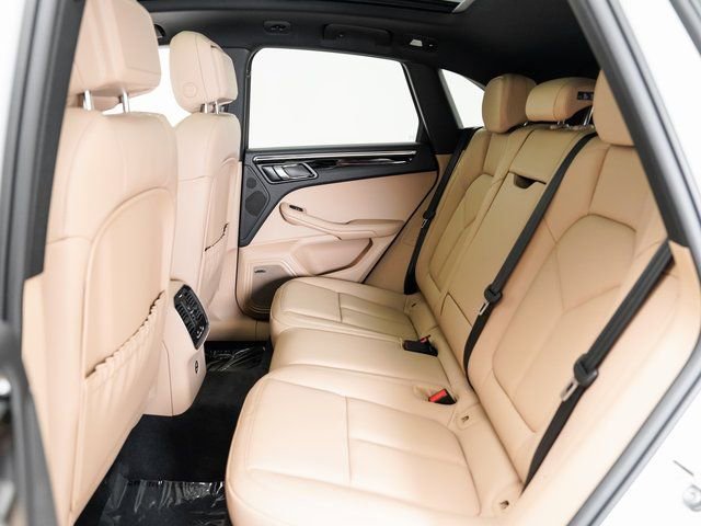 Certified 2025 Porsche Macan image 26
