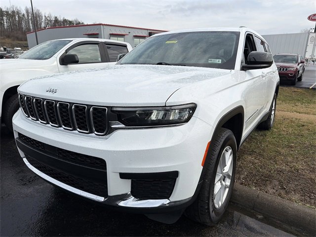 Used 2024 Jeep Grand Cherokee L Laredo image 9