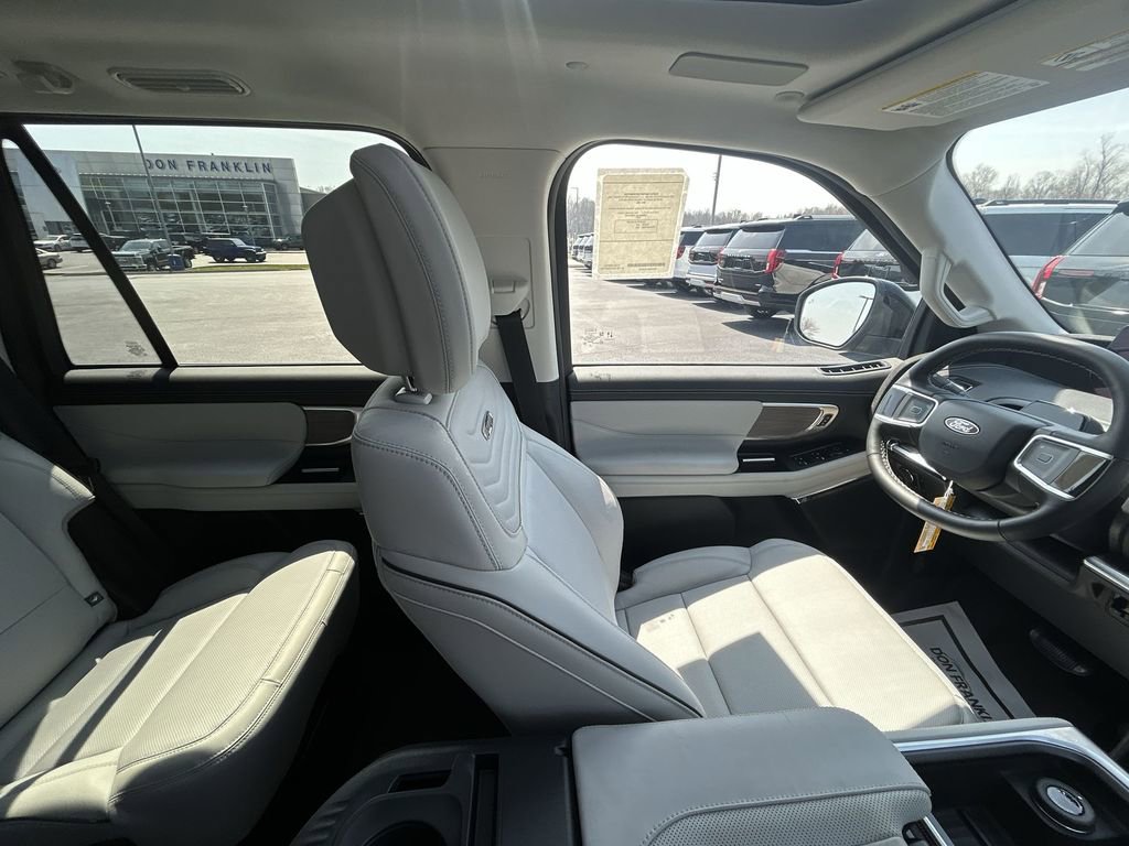 New 2026 Ford Expedition Platinum image 10