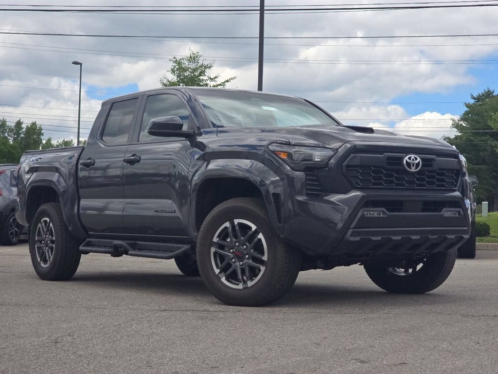 Used 2024 Toyota Tacoma TRD Sport AWD/4WD image 2